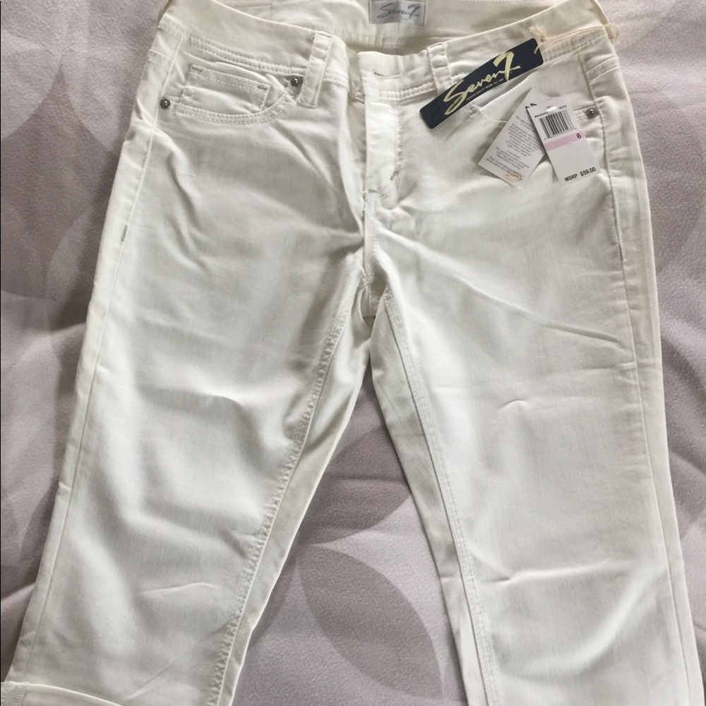 Seven7 white Jean capris NWT size 6